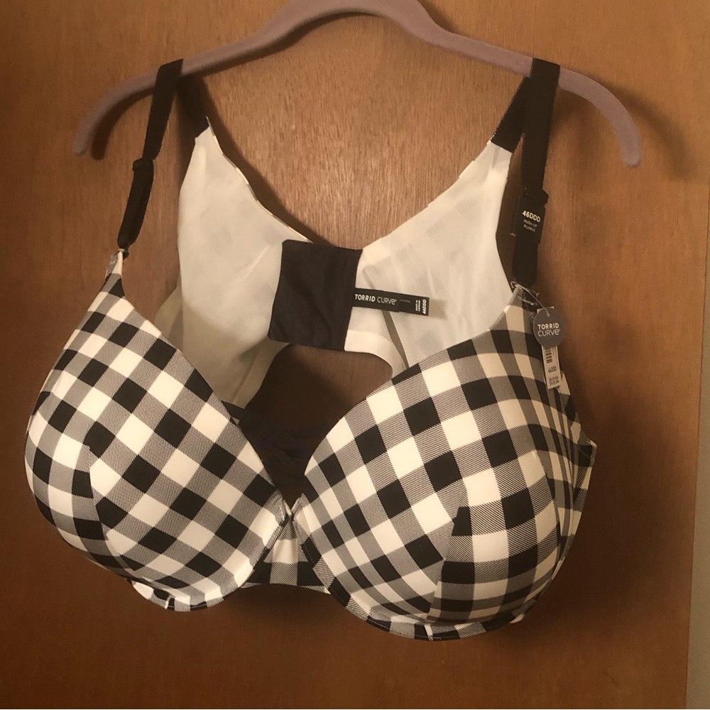 NWT Torrid Push-Up Plunge Bra Size 46DDD